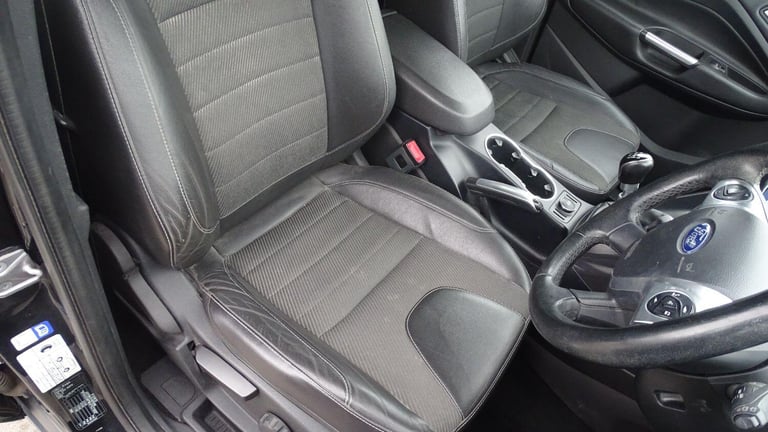 FORD KUGA 2.0 TDCi Titanium Black Manual Diesel 2015