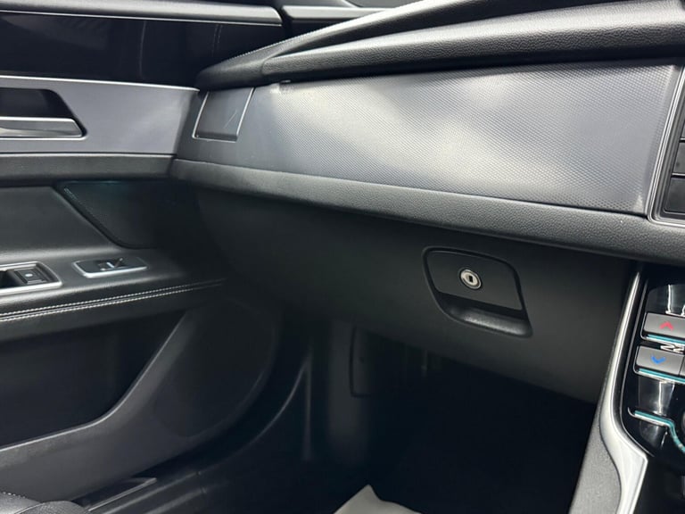 2018 Jaguar XF 2.0d R-Sport Auto Euro 6 (s/s) 4dr SALOON Diesel Automatic