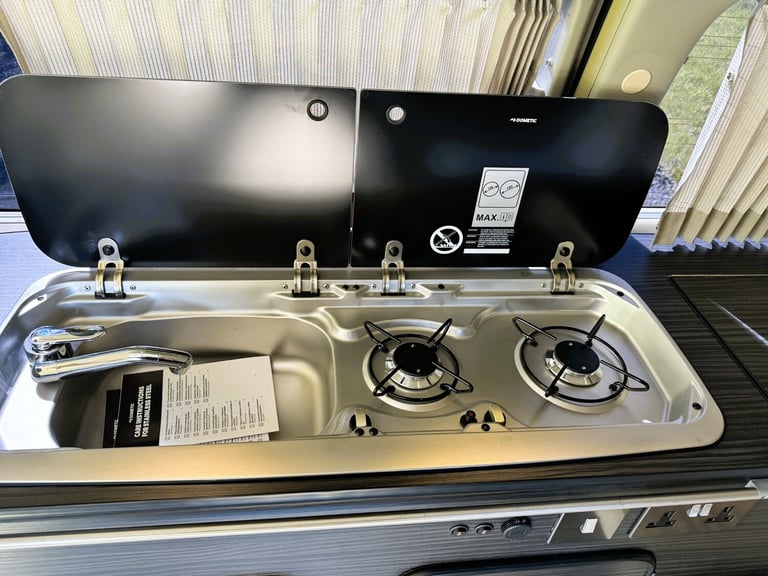 NISSAN ELGRAND FACE LIFT CAMPER VAN 3.5 V6 PETROL FULL SIDE KITCHEN CONVERSION