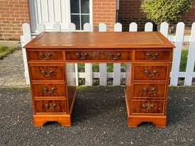Lovely Chesterfield style Twin Pedestal Writing Desk with Brown Leather Top Inlay + Key