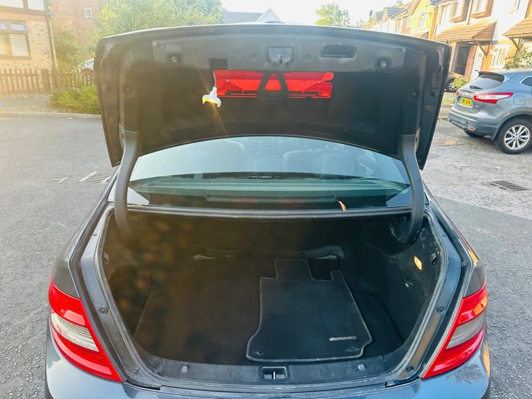 2010 Mercedes-Benz C-Class C180 CGI BlueEFFICIENCY Sport 4dr Auto SALOON Petrol Automatic