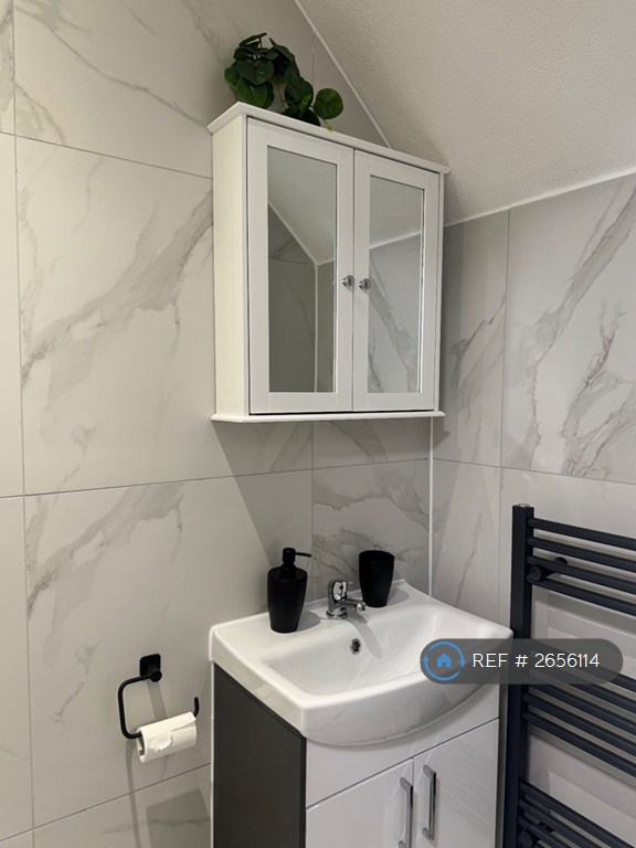 3 bedroom house in Wyldfield Gardens, London, N9 (3 bed) (#2656114)