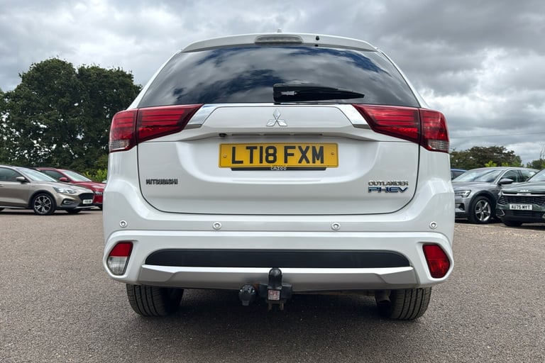  Mitsubishi Outlander PHEV 2.0h 12kwh 4hs Suv 5dr Petrol Plug In Hybrid CVT 4wd