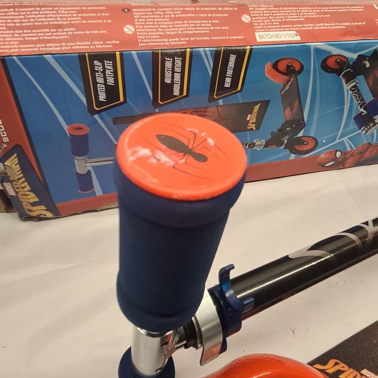 The Ultimate Spider-Man Foldable 2 Wheel Scooter 357