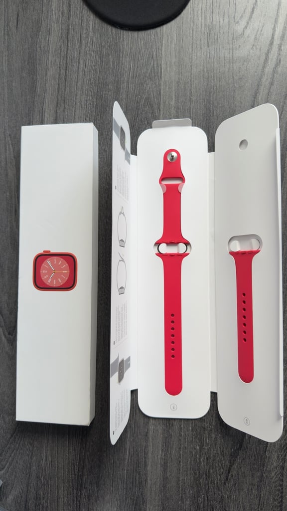 Apple Watch Series 8 45mm Red GPS