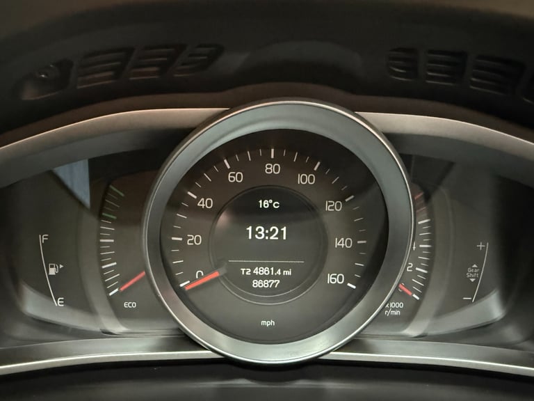 Volvo V40 1.6 T3 SE Blue Hatchback 61MPG Sat Nav WARRANTY 12 MONTHS MOT