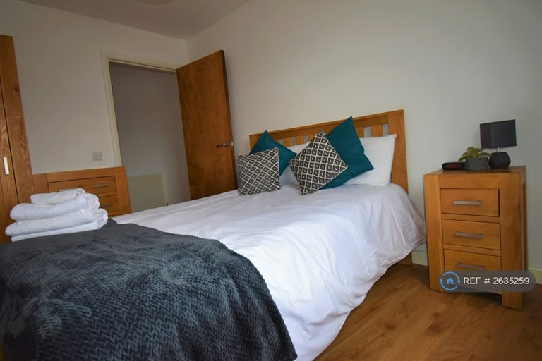 3 bedroom flat in Woolmonger Street, Northampton, NN1 (3 bed) (#2635259)