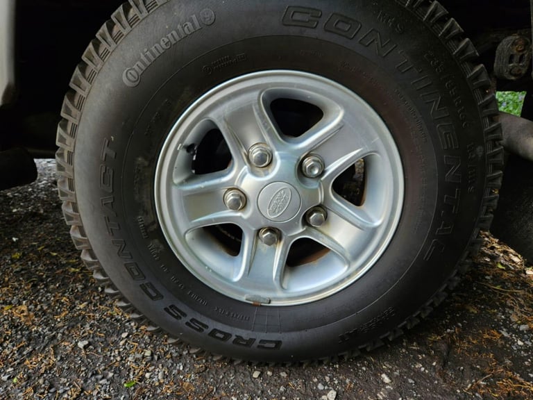 LAND ROVER DEFENDER 2.4 TDCi