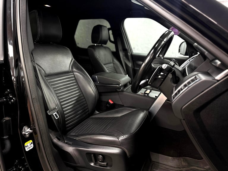 2021 Land Rover Discovery 3.0 D250 R-Dynamic S 5dr Auto TOWING PACK | HUGE SPEC ESTATE Diesel Sem...