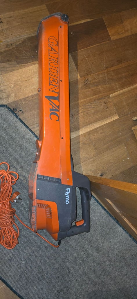 🍂 Flymo GardenVac – Leaf Vacuum & Shredder £45
