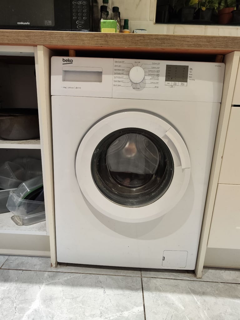 image for Washing Machine: Beko wtg620m1w
