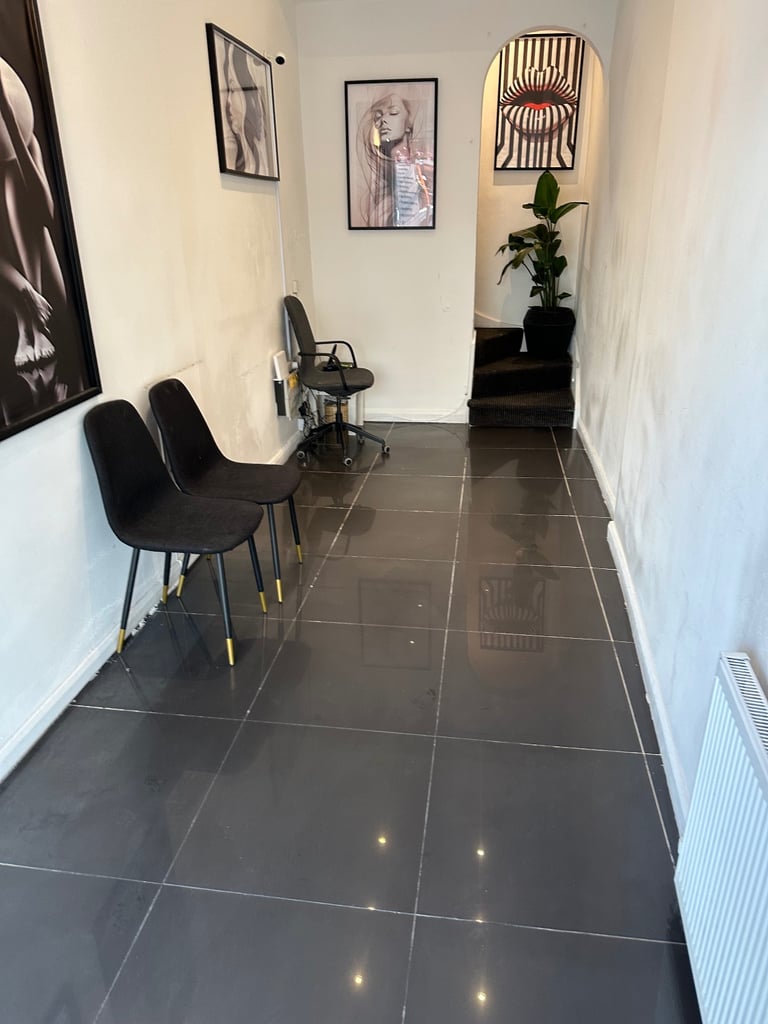 Beauty room in beauty clinic available for rent aesthetic/ therapy /massage 