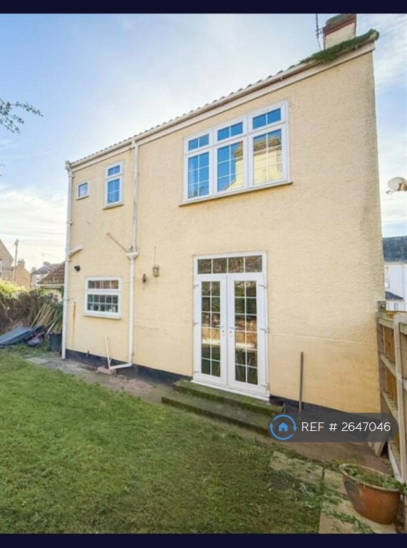 3 bedroom house in Crossfield Road, Clacton-On-Sea, CO15 (3 bed) (#2647046)
