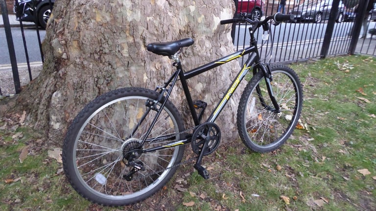 Mountain Bike - 6 speeds - Smooth riding - Not much used - In great condition