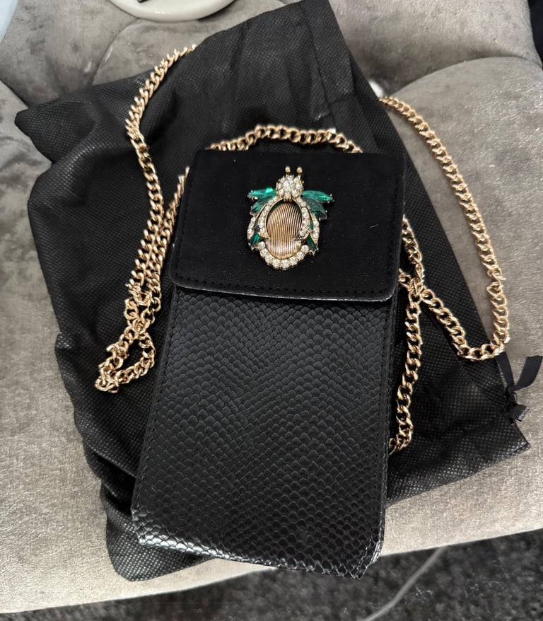 image for Dune Crossiver phone bag