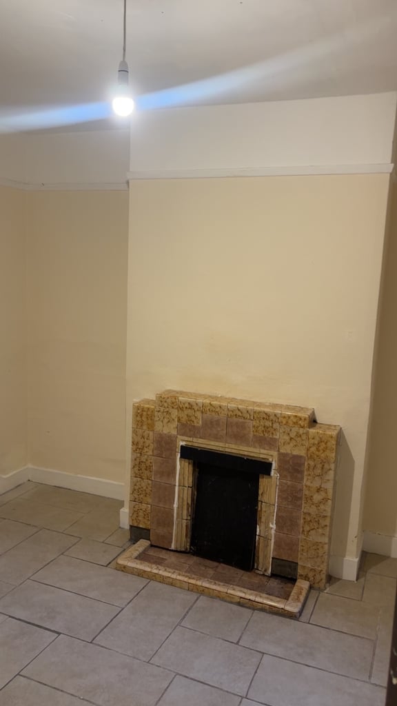 2 bedroom flat with large private garden Chatham 