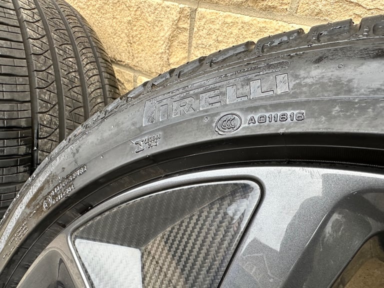 Genuine Range Rover NEW 23" Carbon Fibre alloy wheels Style 5128 & 7mm+ Pirelli Scorpions & TPMS!