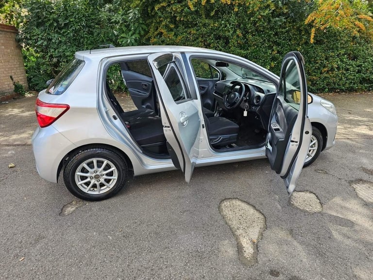 2018 Toyota Yaris 1.5 VVT-h Icon Tech E-CVT Euro 6 (s/s) 5dr Hatchback HYBRID ELECTRIC Automatic