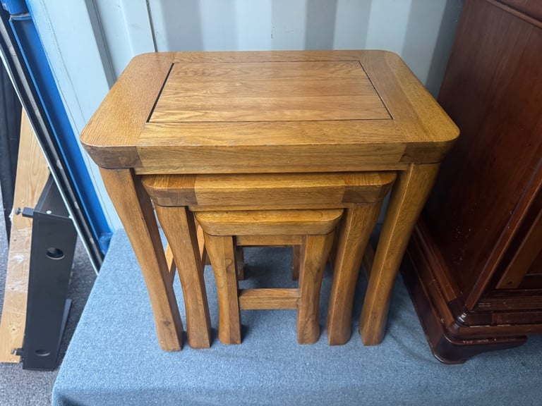 solid oak nest of tables 50 x 35 cm and 51 high