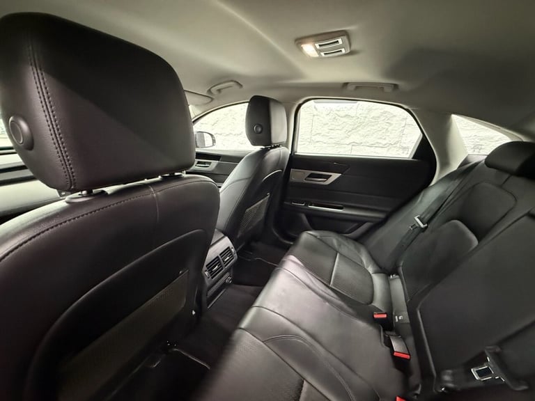 2017 Jaguar XF 2.0d Prestige 4dr Auto SALOON DIESEL Automatic