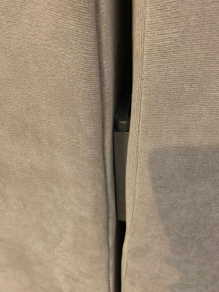 🛋️ Need gone asap – Right-Hand 4-Seater Corner Sofa – Only 6 Months Old – FREE Local Delivery