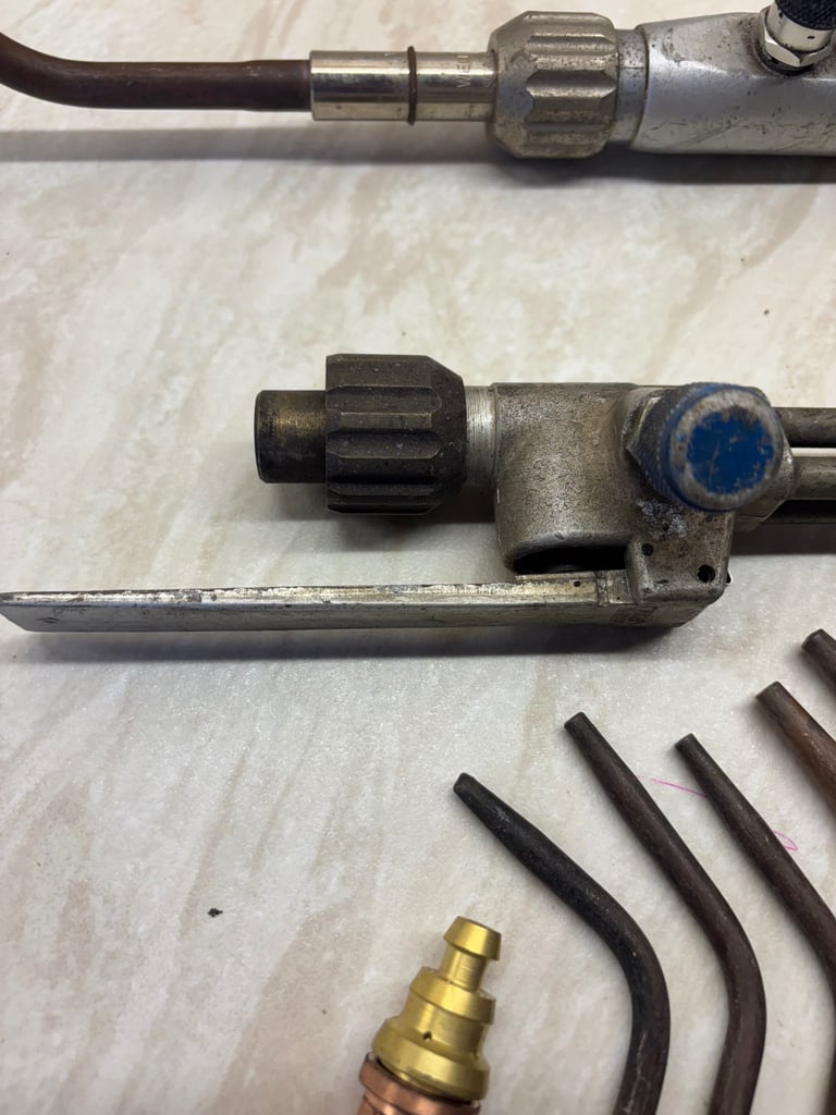 Oxy Acetylene Welding Torch plus 11 Nozzles and Cutting Attachment