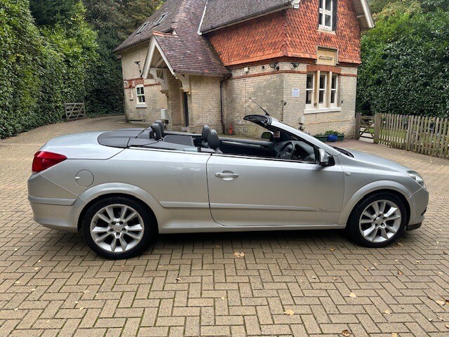 2010 Vauxhall Astra 1.8 VVT Design 2dr CONVERTIBLE Petrol Manual