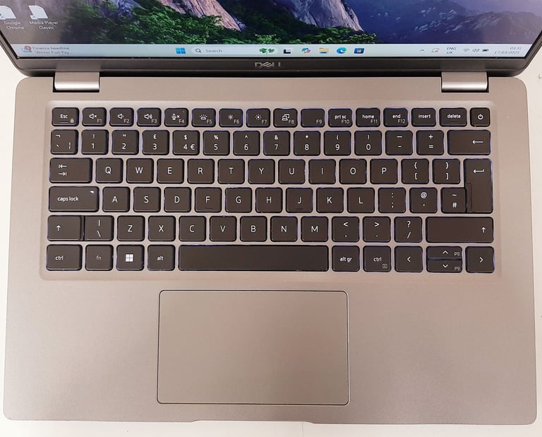 Beautiful & Fast Dell Laptop, Intel Core i7-11th Gen, Windows 11, 16GB RAM & 500GB SSD, MS Office