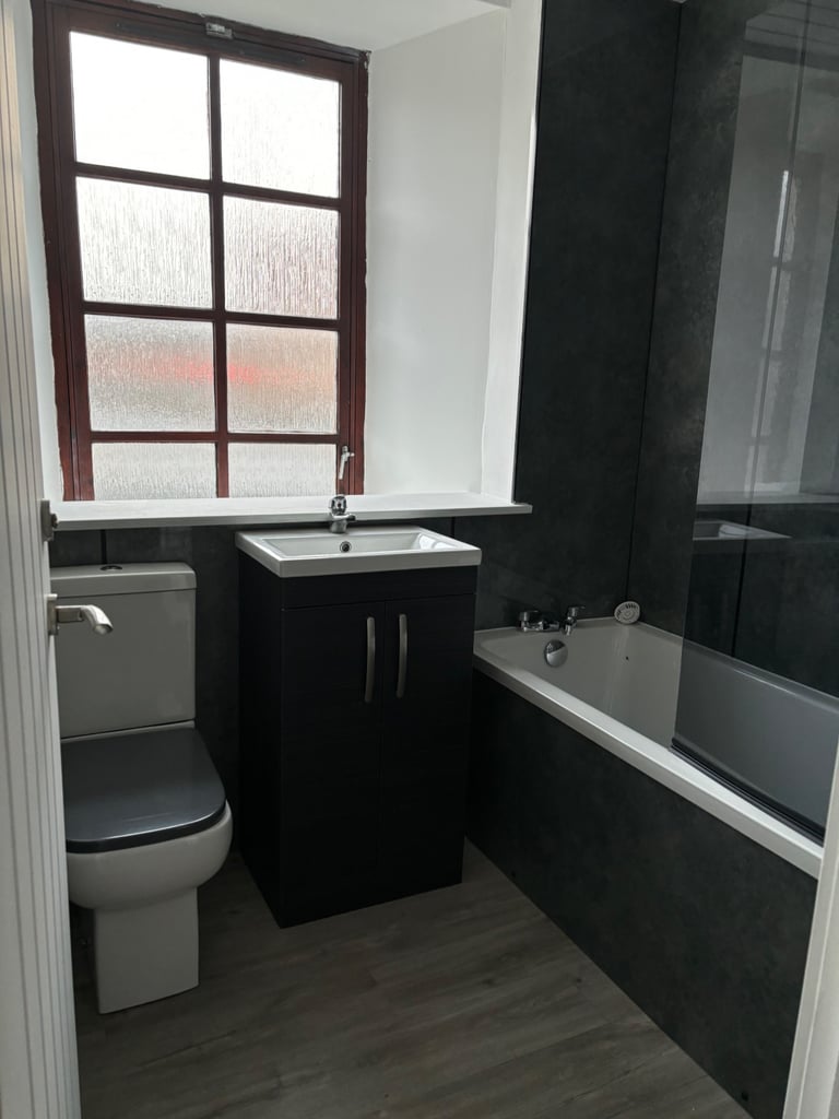 !! Immaculate Modern Flat for Rent !! 