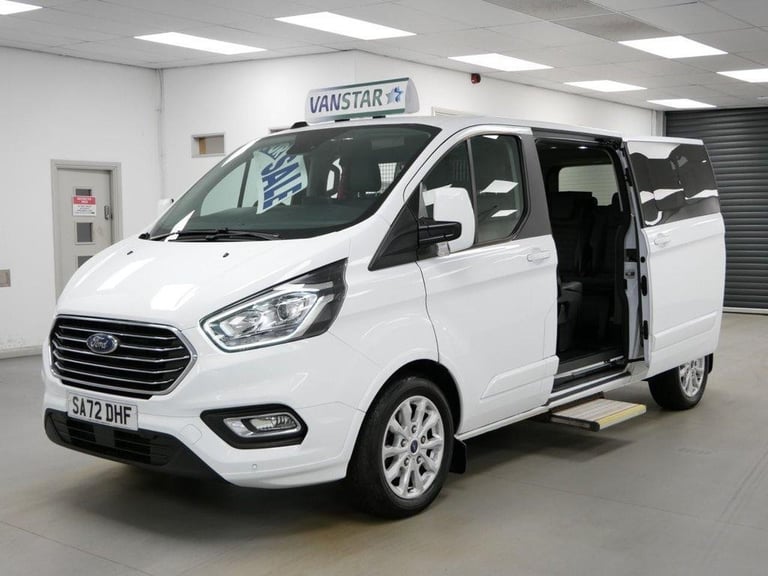 72 TOURNEO CUSTOM 320 2.0 EBL 130 BHP LONG TITANIUM AUTOMATIC 9 SEAT ( NO VAT )