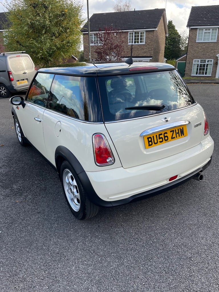 Mini Cooper 1.6 petrol 65000 miles full service history V.G.C £1650.