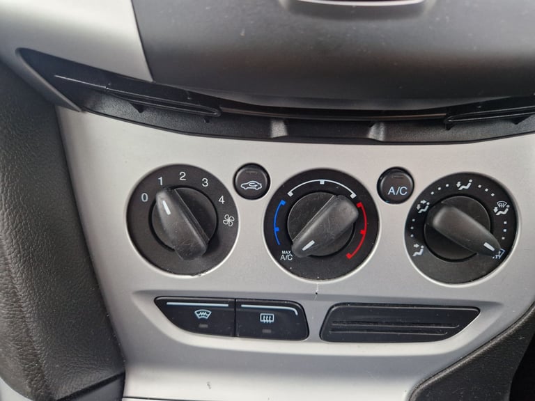 Ford, FOCUS, Hatchback, 2013, Manual, 1596 (cc), 5 doors