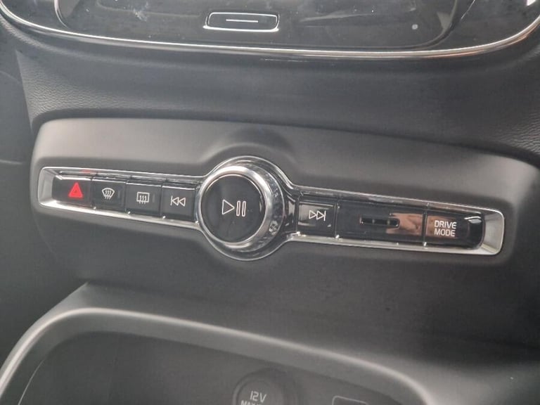 2022 Volvo XC40 2.0 B4 MHEV Inscription Pro SUV 5dr Petrol Hybrid DCT Auto AWD Euro 6 (s/s) ESTAT...