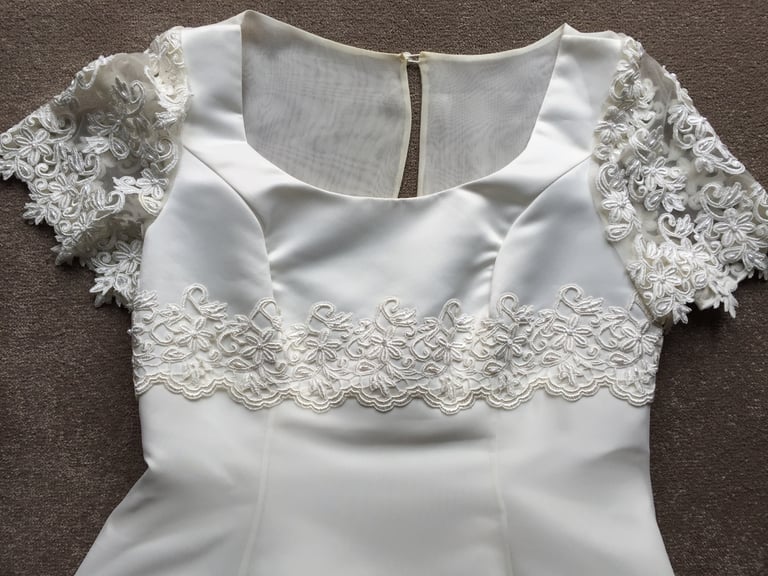 Wedding dress size 16