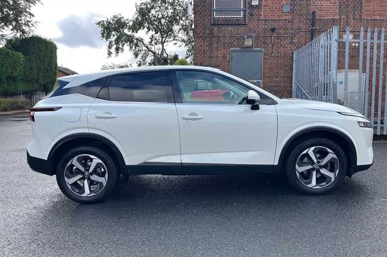 2022 Nissan Qashqai 1.3 DIG-T MH N-CONNECTA 5DR Hatchback Petrol Manual
