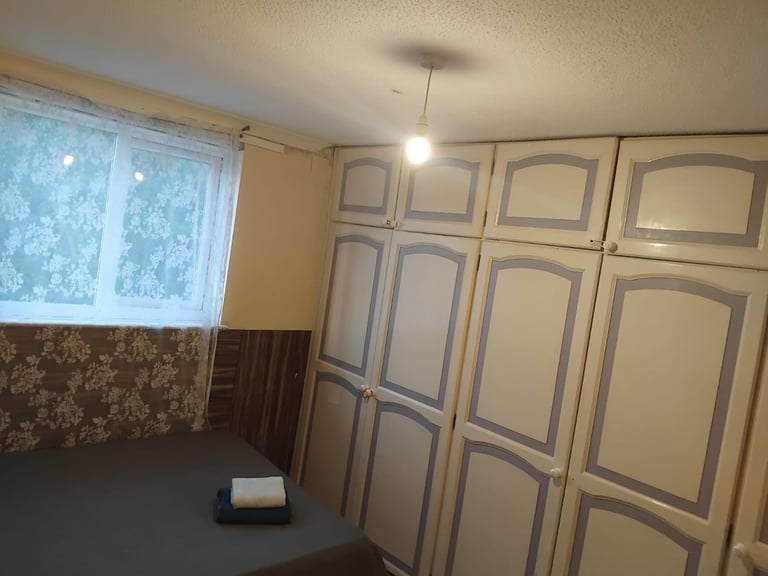 Room to rent chingford E4 6