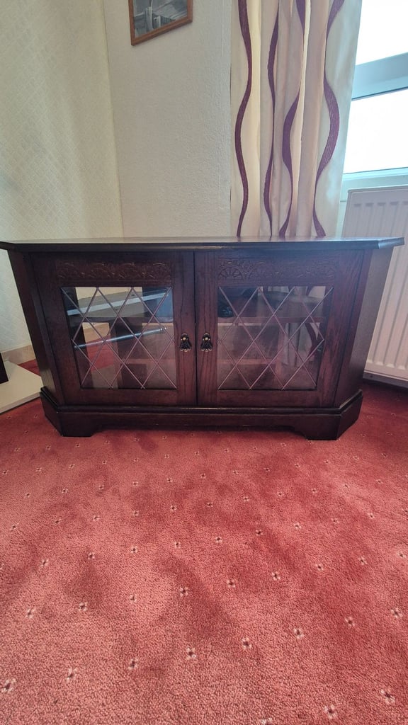 TV TABLE