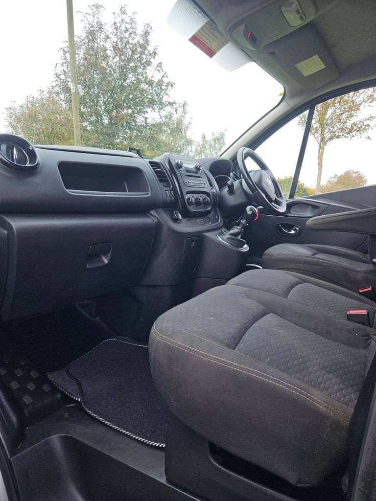 17/ reg Vauxhall vivaro cdti sportive ulez compliant sim transit trafic primastar boxer relay