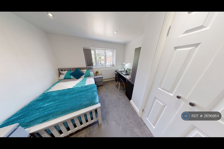 8 bedroom house in Charter Avenue, Coventry, CV4 (8 bed) (#2656964)