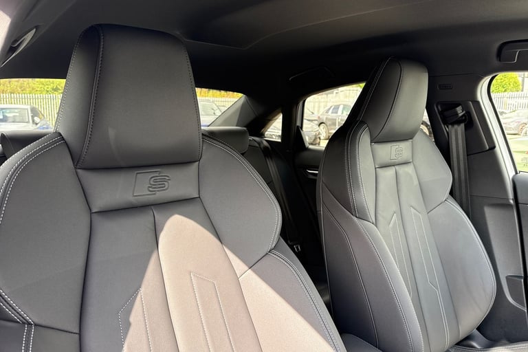 2025 Audi A3 Black Edition 35 TFSI  150 PS 6-speed Saloon PETROL Manual