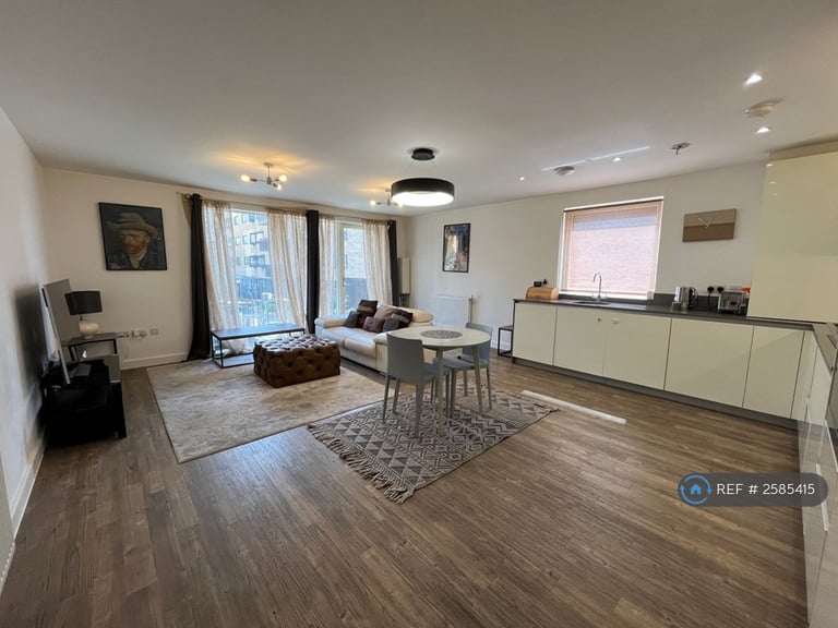 2 bedroom flat in Fowler Avenue, Trumpington, Cambridge, CB2 (2 bed) (#2585415)