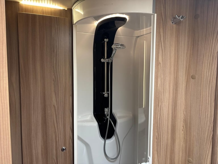 20 SWIFT CHALLENGER 835 X, SPECIAL EDITION CELESTE, AWD MOVER, ALDE, TALL FRIDGE