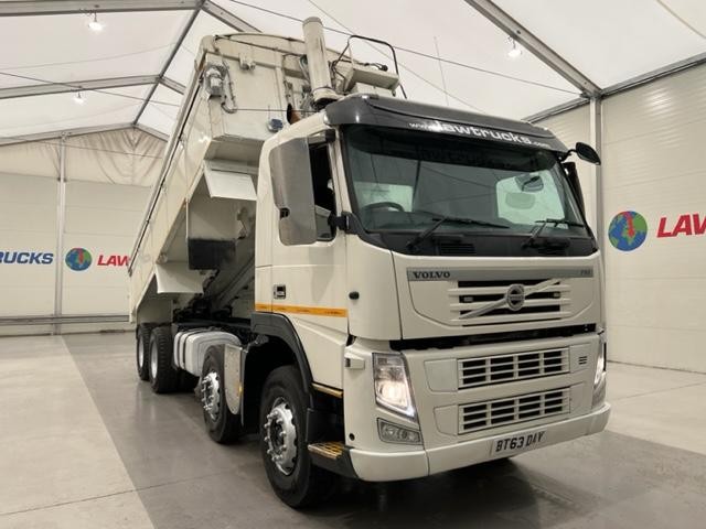 Volvo FM 410 8x4 Day Cab Tipper