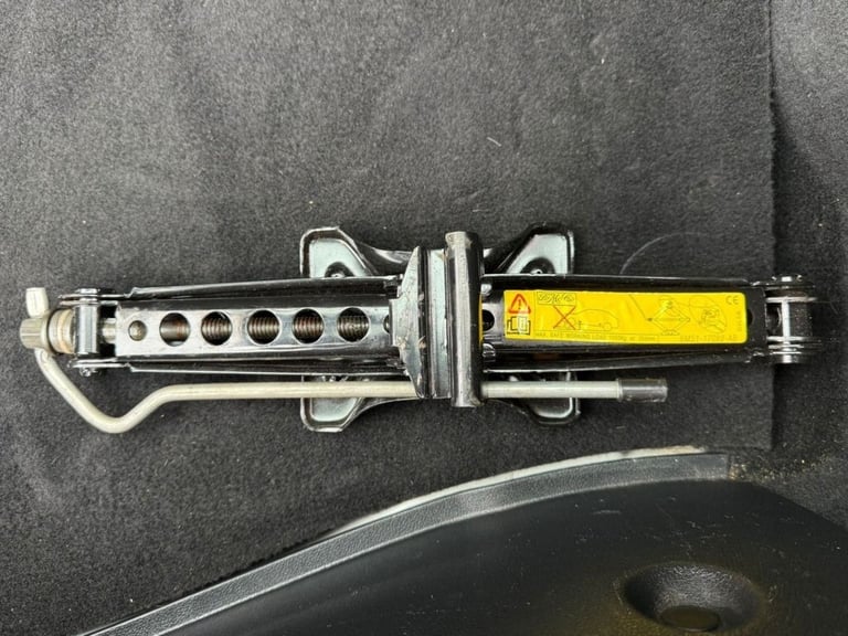 2009 09 FORD FOCUS 1.6 ZETEC HATCHBACK 5DR PETROL MANUAL (161 G/KM, 99 BHP)