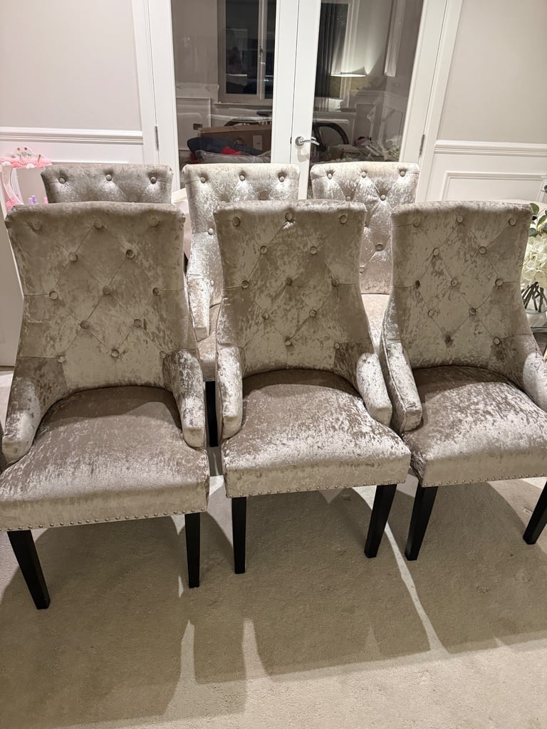 image for 6 dining chairs 