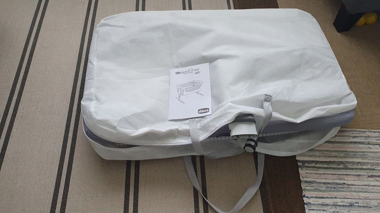 Chicco Next2Me Bedside Crib 