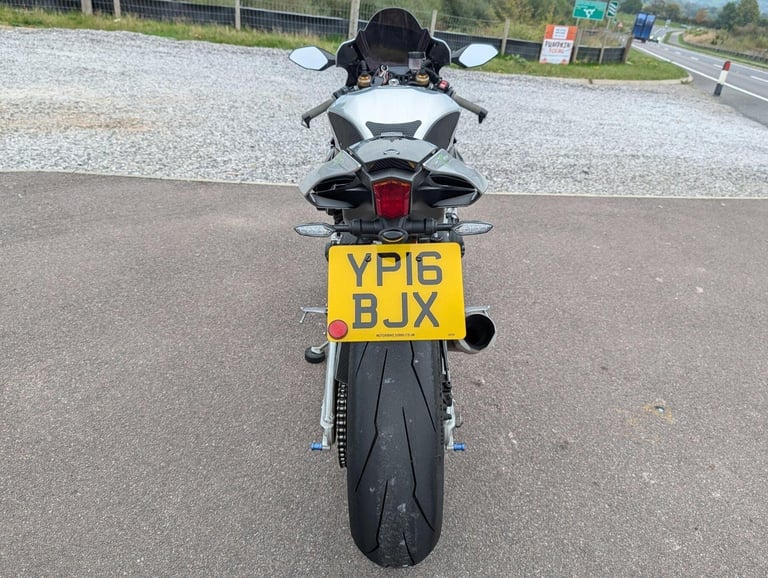 2016 YAMAHA YZF-R1M