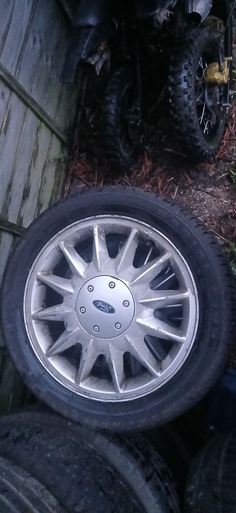 Ford alloys wheels and tyres 