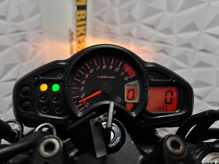 2011 Suzuki Gladius 650 | *WARRANTY PROVIDED*