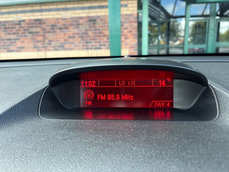 2015 Vauxhall Mokka 1.4T Exclusiv 5dr Hatchback Petrol Manual